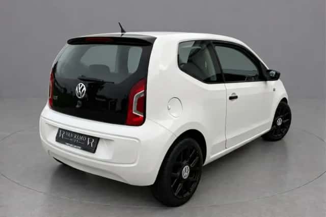 Volkswagen Up! (2012) thumbnail 6