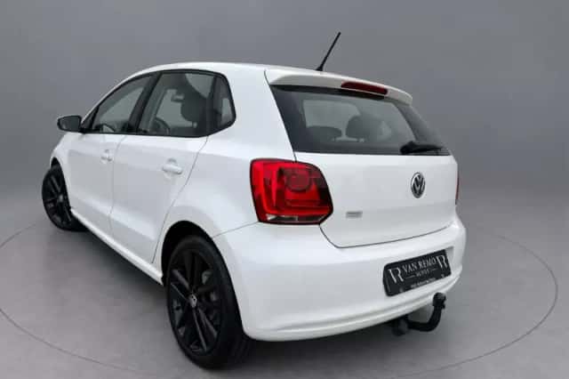 Volkswagen Polo (2010) thumbnail 2
