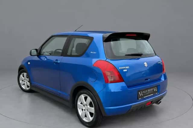 Suzuki Swift (2007) thumbnail 2
