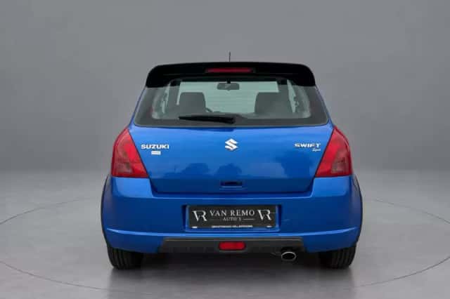 Suzuki Swift (2007) thumbnail 5
