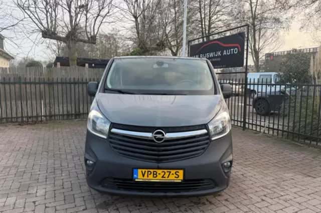 Opel Vivaro (2017) thumbnail 2