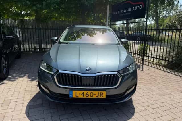 Škoda Octavia (2021) thumbnail 2