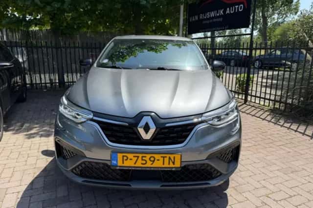 Renault Arkana (2022) thumbnail 2