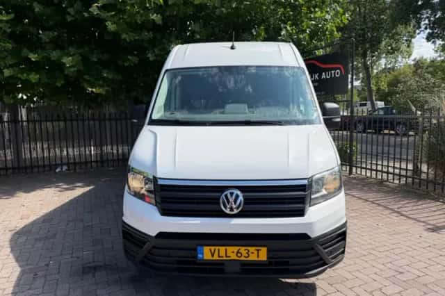 Volkswagen Crafter (2020) thumbnail 2