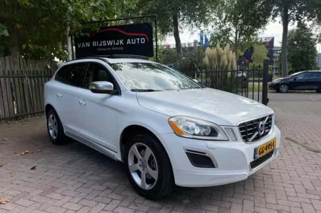 Volvo XC60 (2010) thumbnail 1