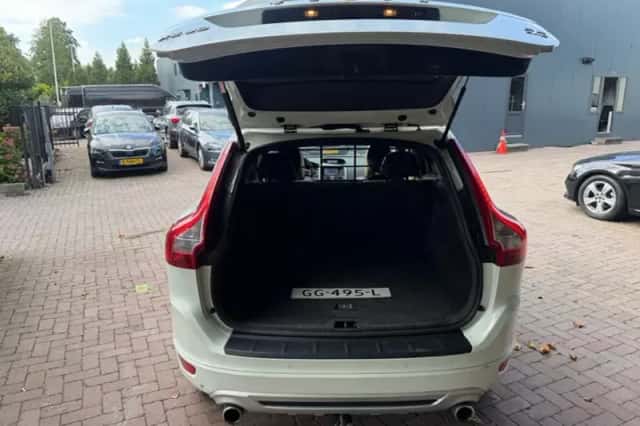 Volvo XC60 (2010) thumbnail 6
