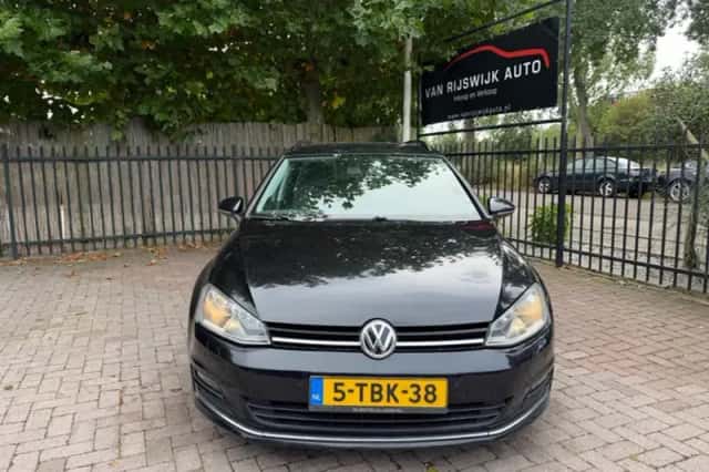 Volkswagen Golf (2014) thumbnail 2