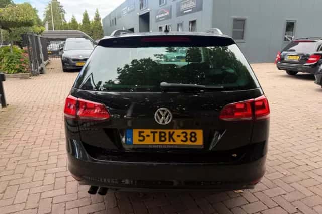 Volkswagen Golf (2014) thumbnail 5