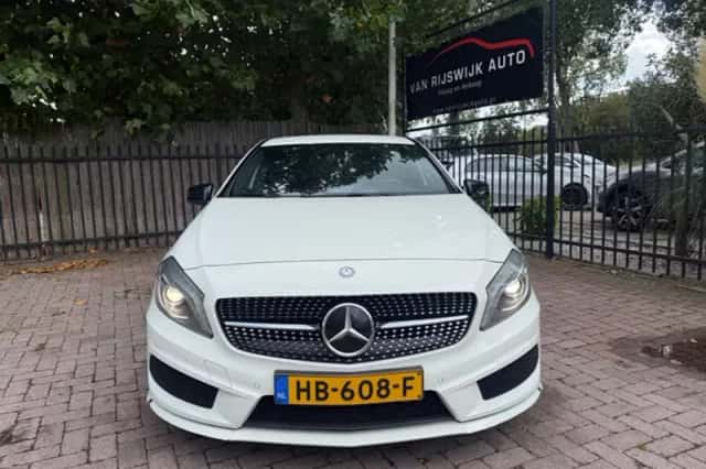 Mercedes-Benz A-Klasse (2015) thumbnail 2