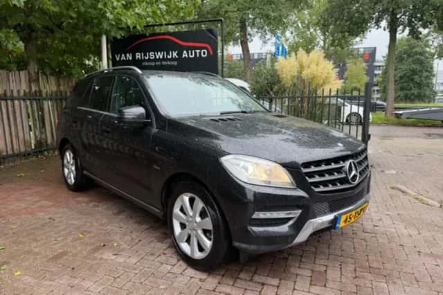 Mercedes-Benz M-Klasse (2011) thumbnail 1