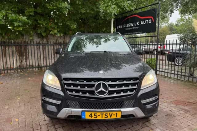Mercedes-Benz M-Klasse (2011) thumbnail 2