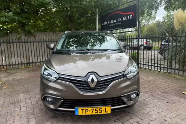 Renault Grand Scénic (2017) thumbnail 2