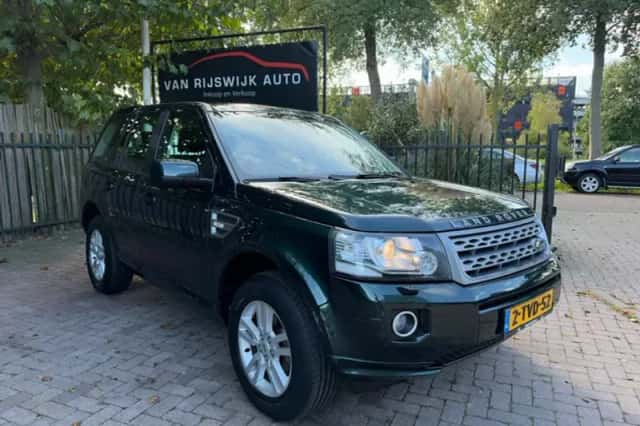 Land Rover Freelander (2014) thumbnail 1