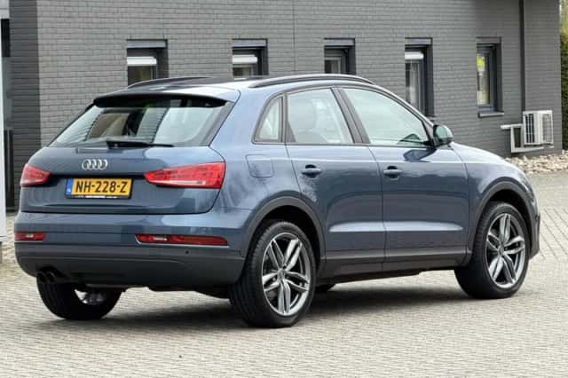 Audi Q3 (2016) thumbnail 3