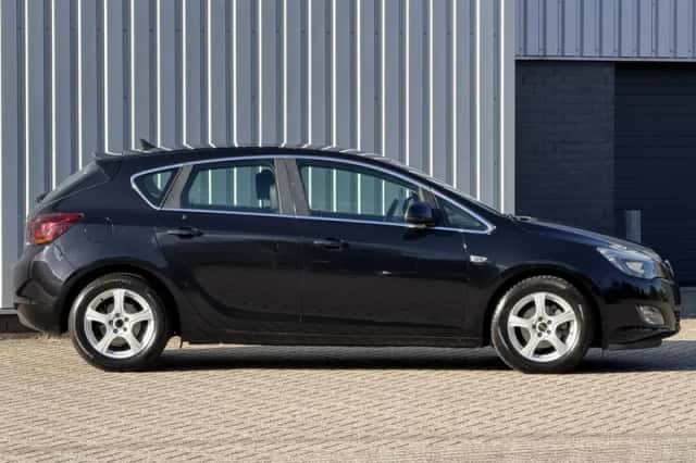 Opel Astra (2011) thumbnail 6