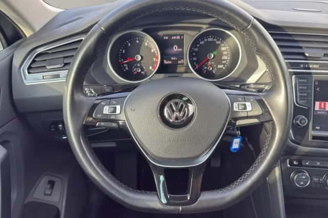 Volkswagen Tiguan (2017) thumbnail 11