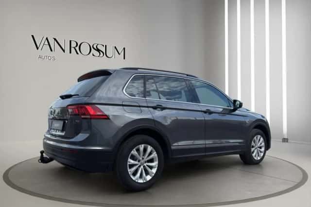 Volkswagen Tiguan (2017) thumbnail 3