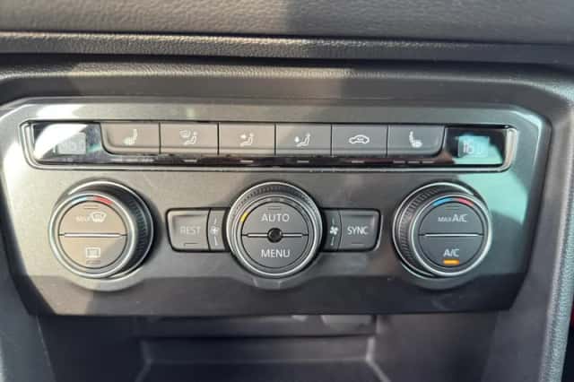 Volkswagen Tiguan (2017) thumbnail 26
