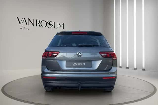 Volkswagen Tiguan (2017) thumbnail 4