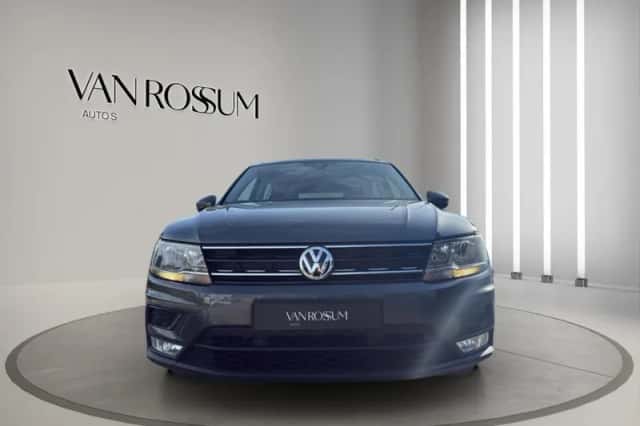 Volkswagen Tiguan (2017) thumbnail 8