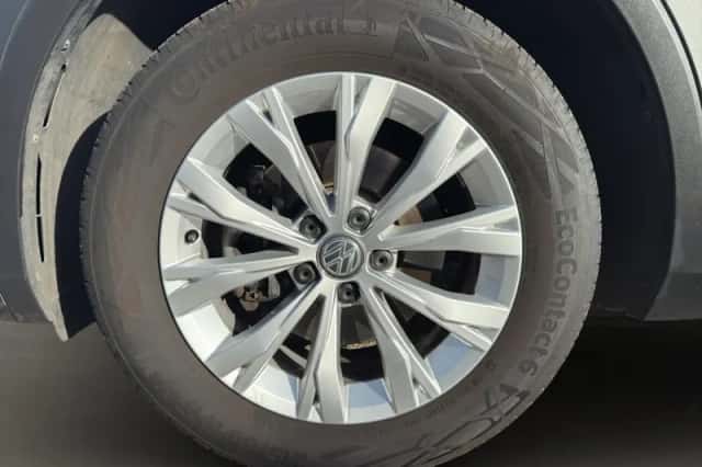 Volkswagen Tiguan (2017) thumbnail 9
