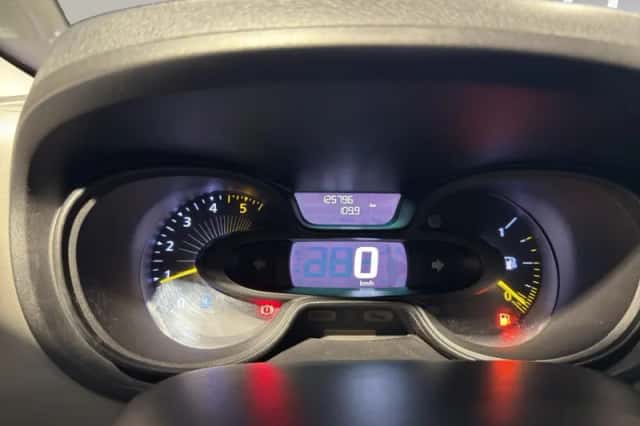 Renault Trafic (2016) thumbnail 12