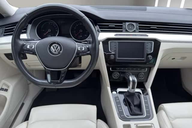 Volkswagen Passat (2017) thumbnail 14