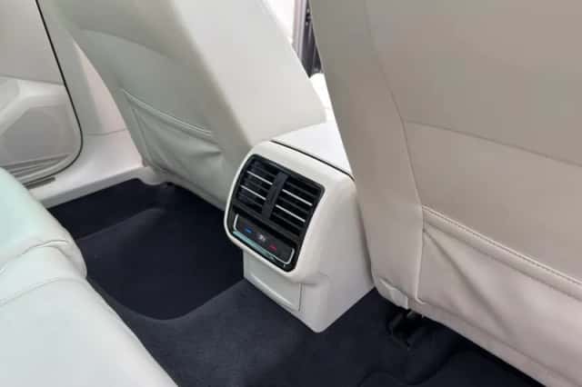 Volkswagen Passat (2017) thumbnail 23
