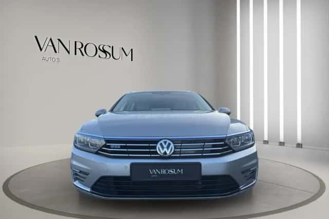 Volkswagen Passat (2017) thumbnail 7