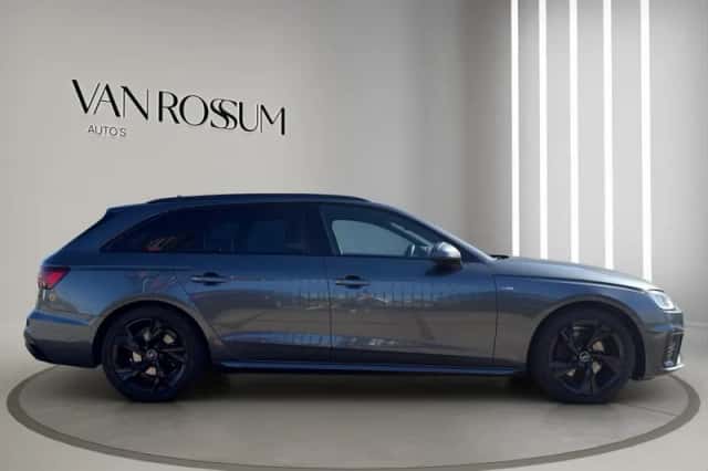 Audi A4 (2022) thumbnail 2