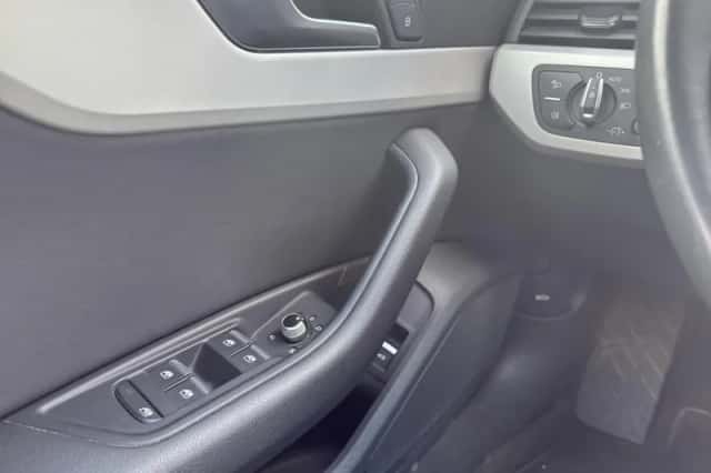 Audi A4 (2022) thumbnail 15