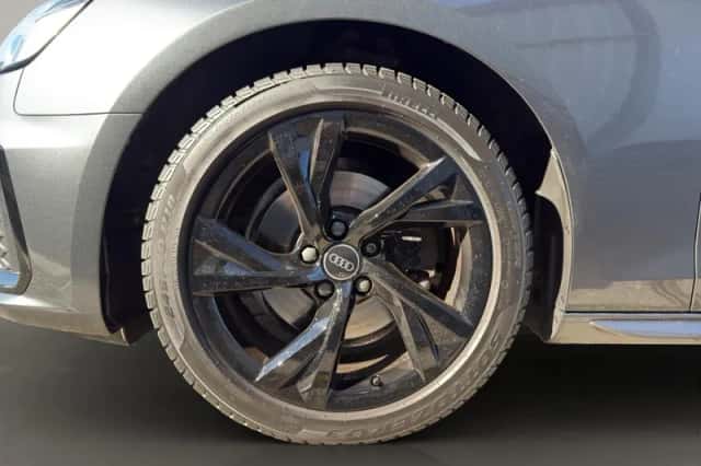 Audi A4 (2022) thumbnail 9
