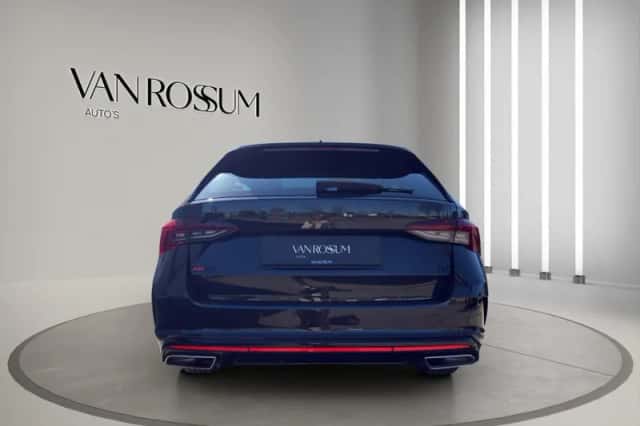 Škoda Octavia (2021) thumbnail 4