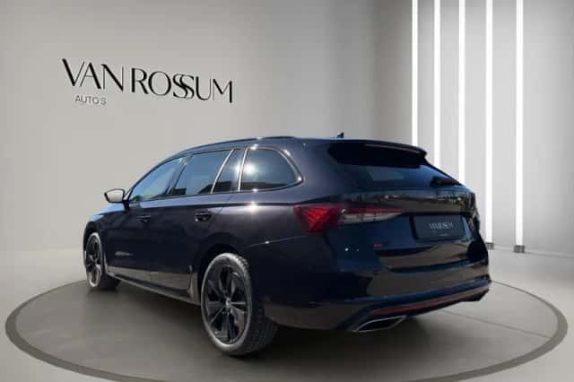 Škoda Octavia (2021) thumbnail 5