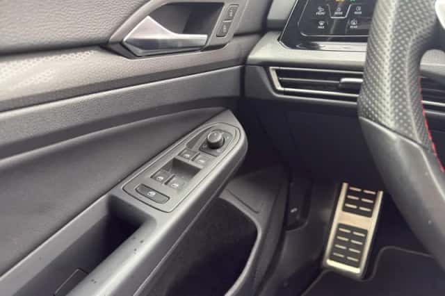 Volkswagen Golf (2023) thumbnail 12