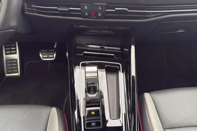 Volkswagen Golf (2023) thumbnail 15