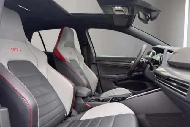 Volkswagen Golf (2023) thumbnail 17