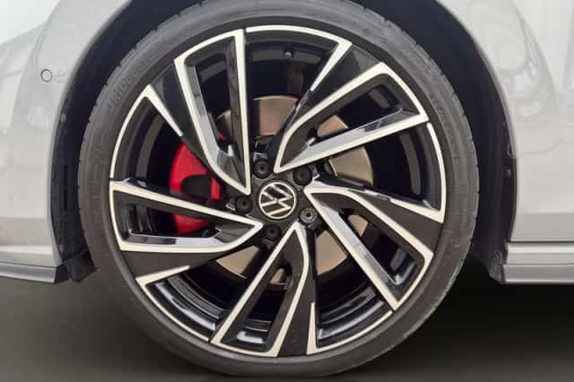Volkswagen Golf (2023) thumbnail 19