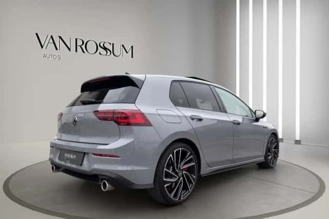 Volkswagen Golf (2023) thumbnail 3