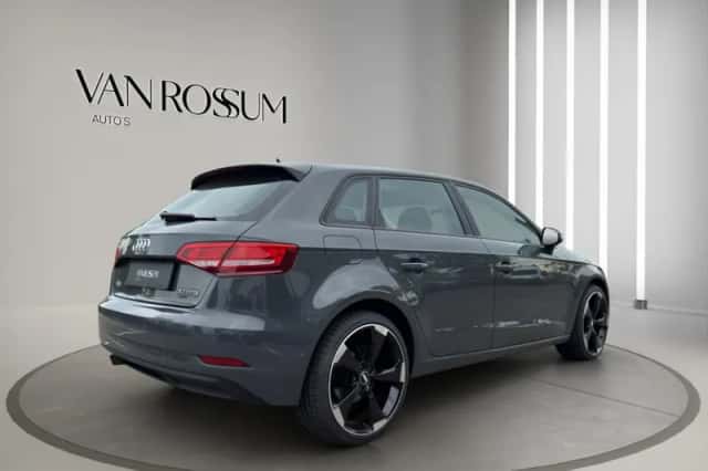 Audi A3 (2019) thumbnail 3