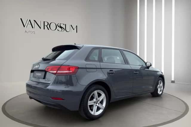 Audi A3 (2019) thumbnail 3