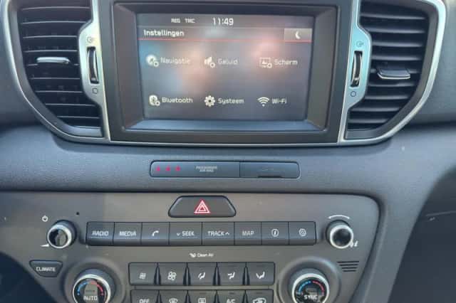 Kia Sportage (2016) thumbnail 15