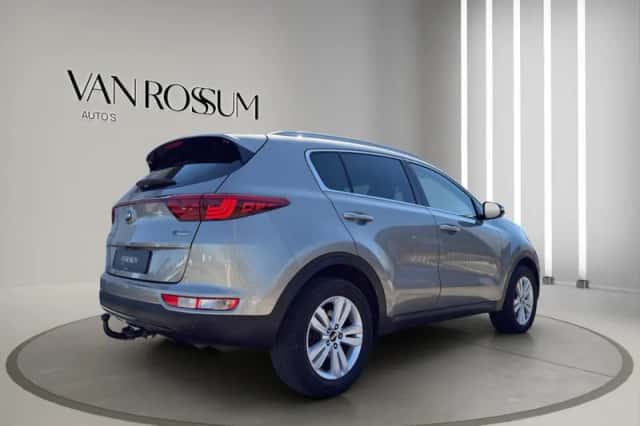 Kia Sportage (2016) thumbnail 3