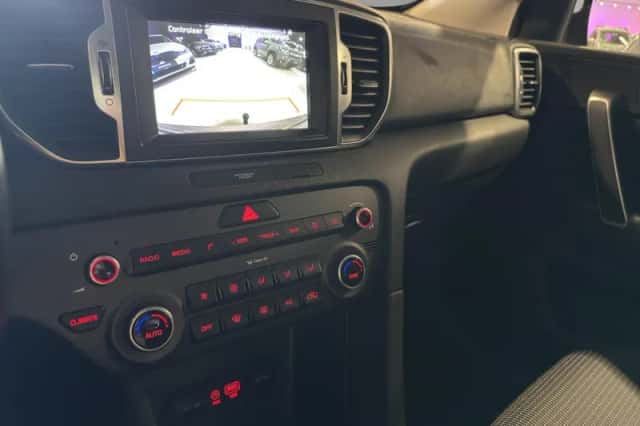 Kia Sportage (2016) thumbnail 21