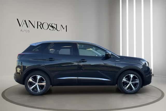 Peugeot 3008 (2018) thumbnail 2
