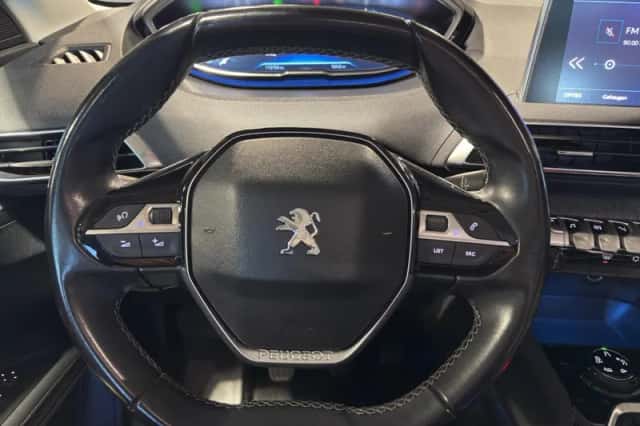 Peugeot 3008 (2018) thumbnail 14