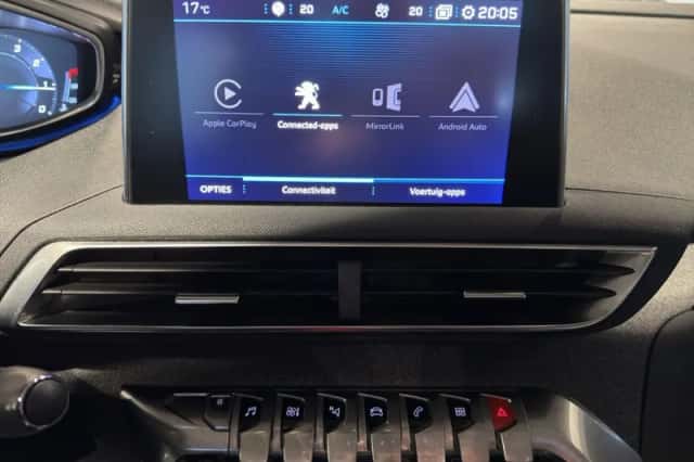 Peugeot 3008 (2018) thumbnail 17