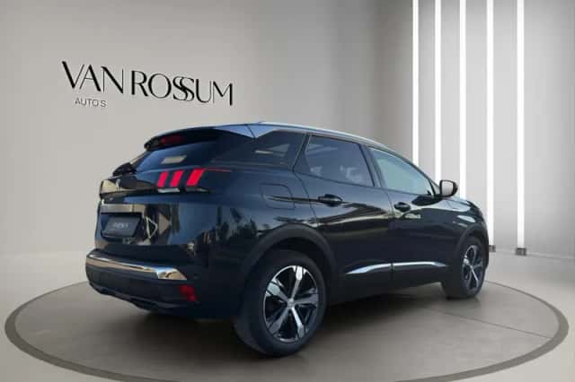 Peugeot 3008 (2018) thumbnail 3