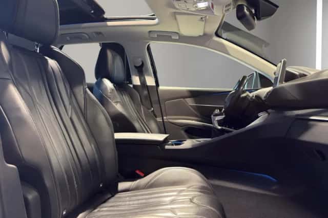 Peugeot 3008 (2018) thumbnail 21