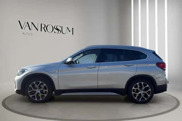 BMW X1 (2021) thumbnail 6